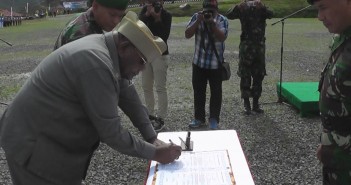 DISTRIK TINGGINAMBUT JADI PUSAT PEMBANGUNAN TENTARA MANUNGGAL MEMBANGUN DESA Capture1