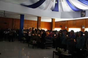 Proses Penyalahan Lilin pada dramatisasi Kekerasan Terhadap Anak pada Pembukaan Rakornis Pemberdayaan di Gedung Sasana Kawonak Kantor Bupati Puncak Jaya
