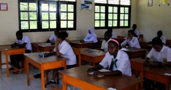 PELAKSANAAN UJIAN NASIONAL TINGKAT SMP Suasana Pelaksanaan Ujian SMP