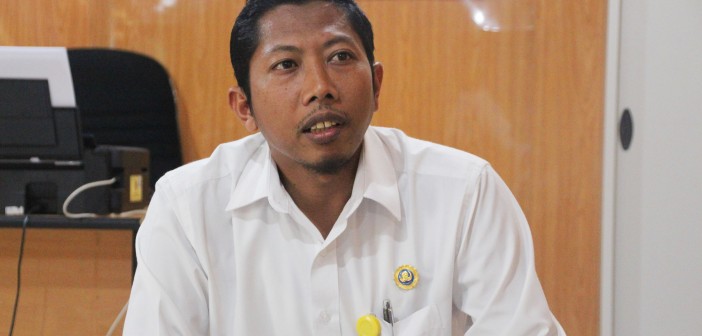 DINKES ADAKAN SOSIALISASI CAMPAK BAGI MAMA – MAMA PAPUA Kepala Puskesmas Mulia drg. Miftakhul Huda, M.Kes saat memberikan penjelasan seputar Akreditasi PKM Mulia