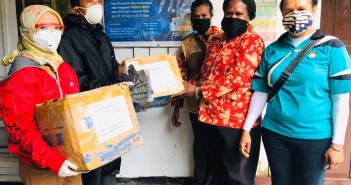 PEDULI PANDEMI, DHARMA WANITA PERSATUAN SUMBANG 1000 MASKER 578D79D1-9F95-4846-8196-10276DE84060