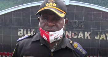 TOKOH ADAT PUNCAK JAYA SEPAKAT OTSUS BERLANJUT Tibenus Enumbi Kepala Dusun Mulia